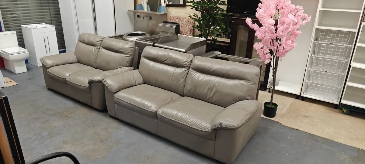 Real Leather 3+2 Suite - Image 2