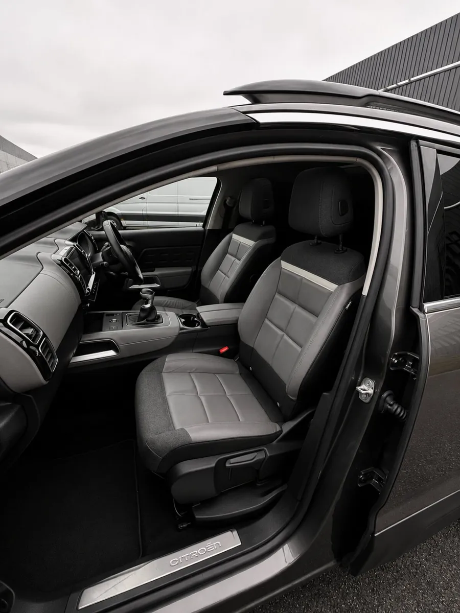 C5 Aircross 33k Panoramic Roof Leather Seats - Image 3