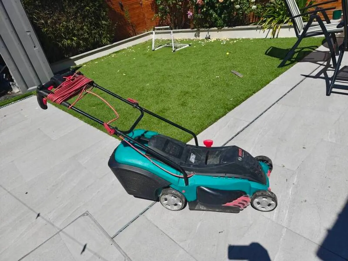 Electric  lawn mover - Image 2