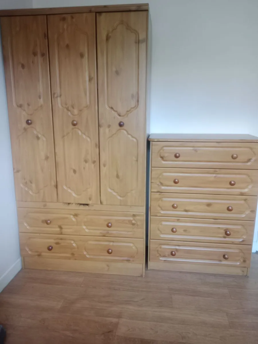 Bedroom furniture - Image 1