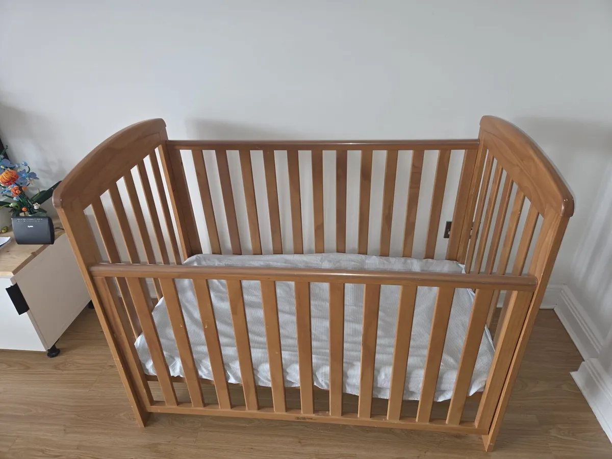 Cot bed - Image 2
