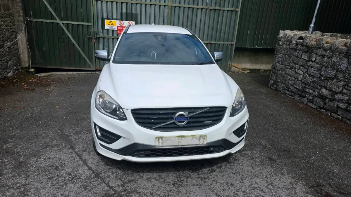 2014 Volvo XC60 2.0D 4D R-DESIGN ♻️ FOR PARTS ♻️ - Image 2