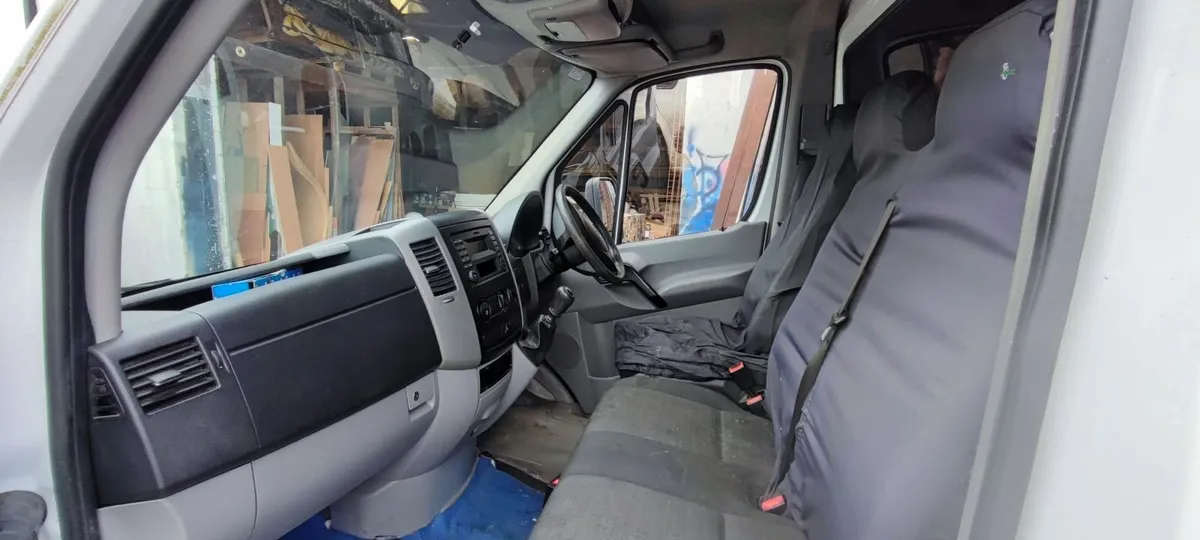 Mercedes-Benz Sprinter Luton Body Curtain Tail - Image 4