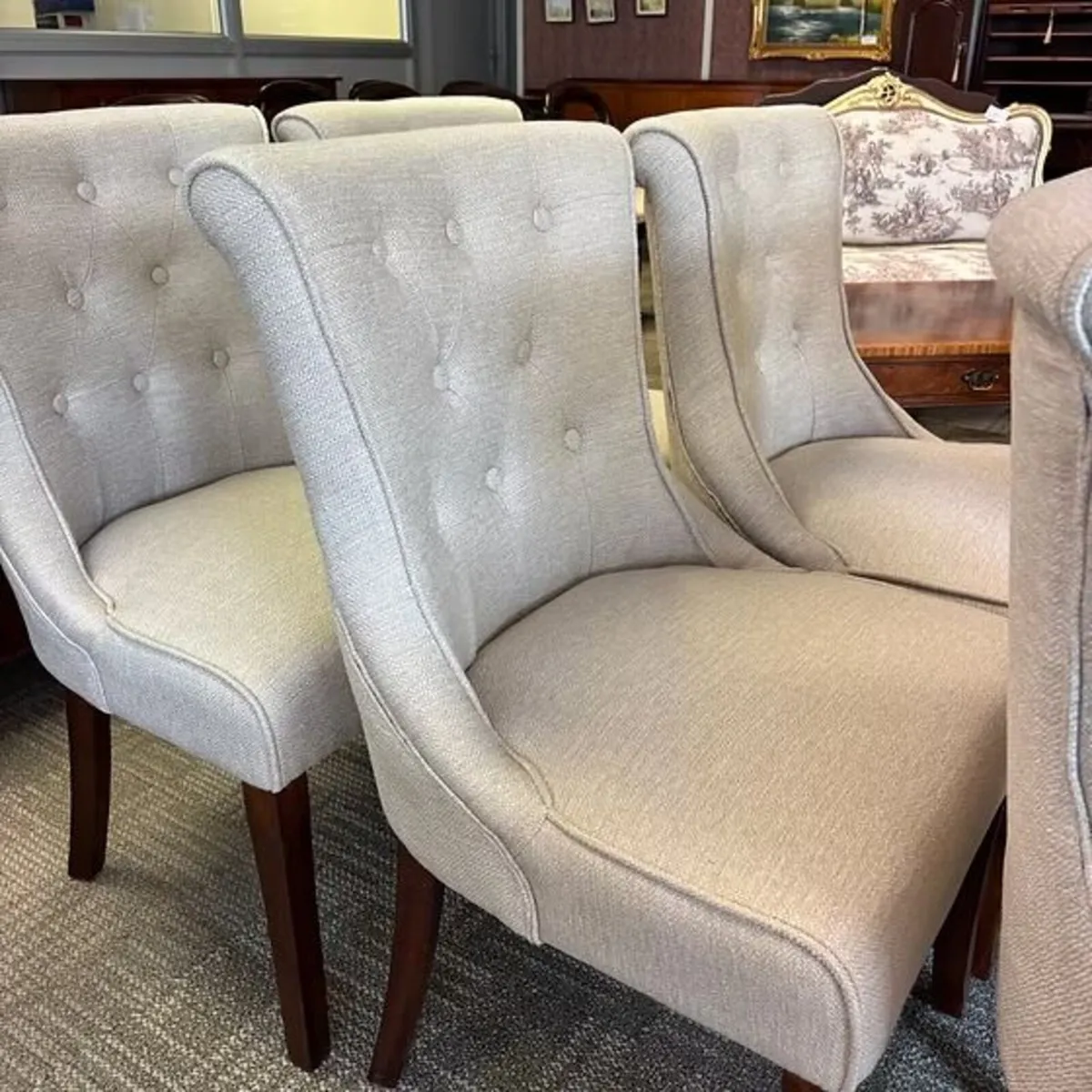 Fabulous set of 6 linen buttoned high back chairs - Image 2