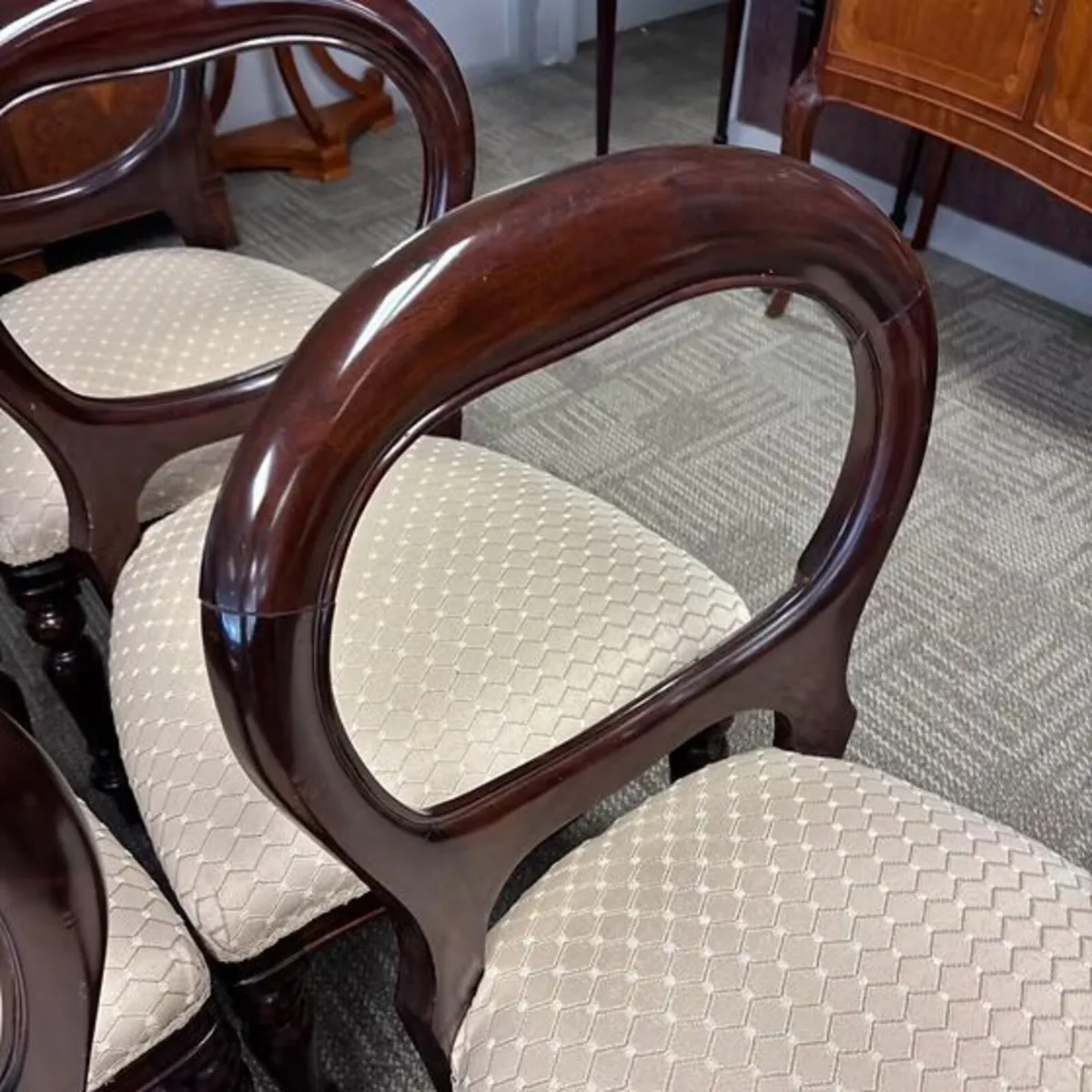 Beautiful mahogany balloon back set of 6 chairs wi - Image 2
