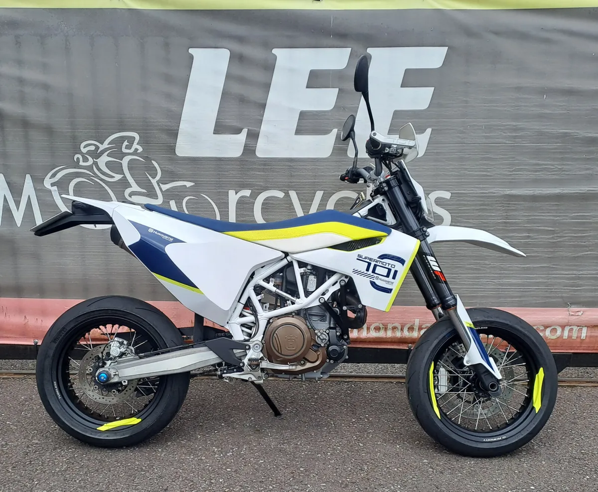 2017 HUSQVARNA 701 SUPERMOTO - Image 2