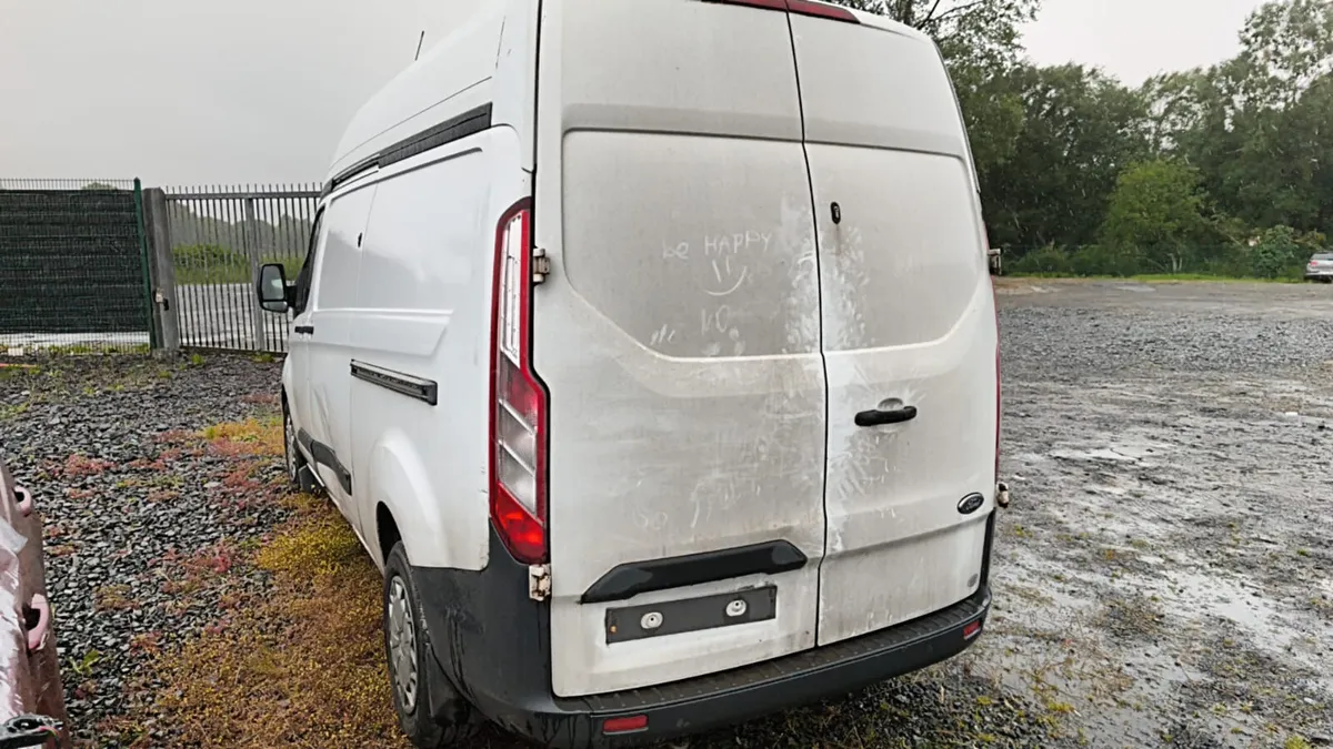 2016 Ford Transit Custom 2.2 Diesel For Breaking! - Image 2