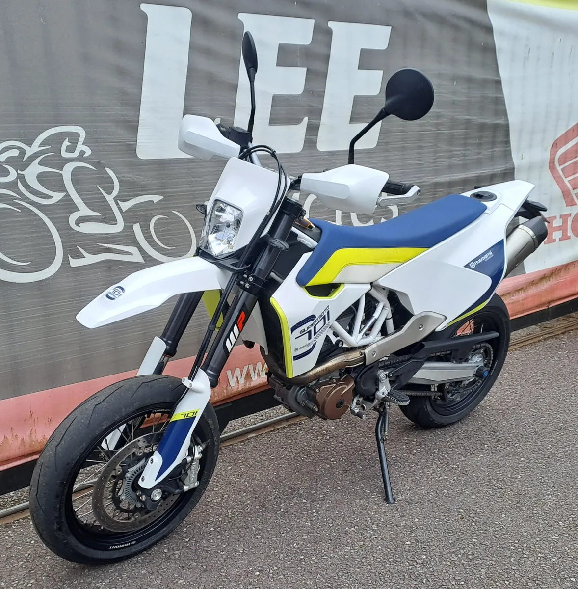 2017 HUSQVARNA 701 SUPERMOTO - Image 4