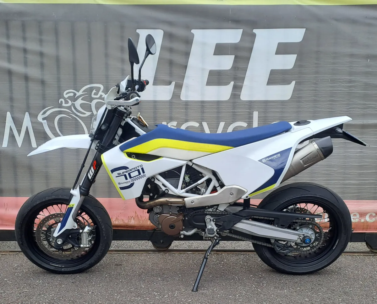 2017 HUSQVARNA 701 SUPERMOTO - Image 3