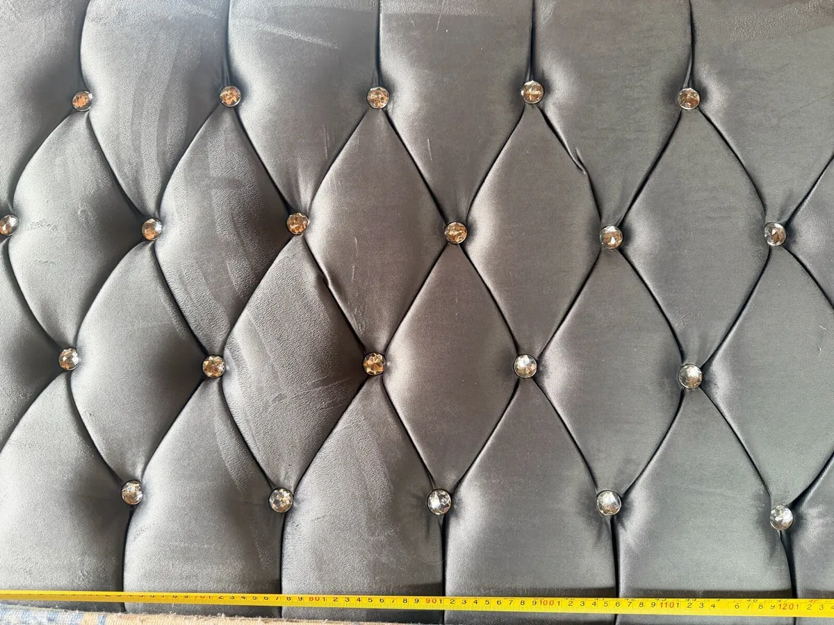 Head board queen size - Image 1
