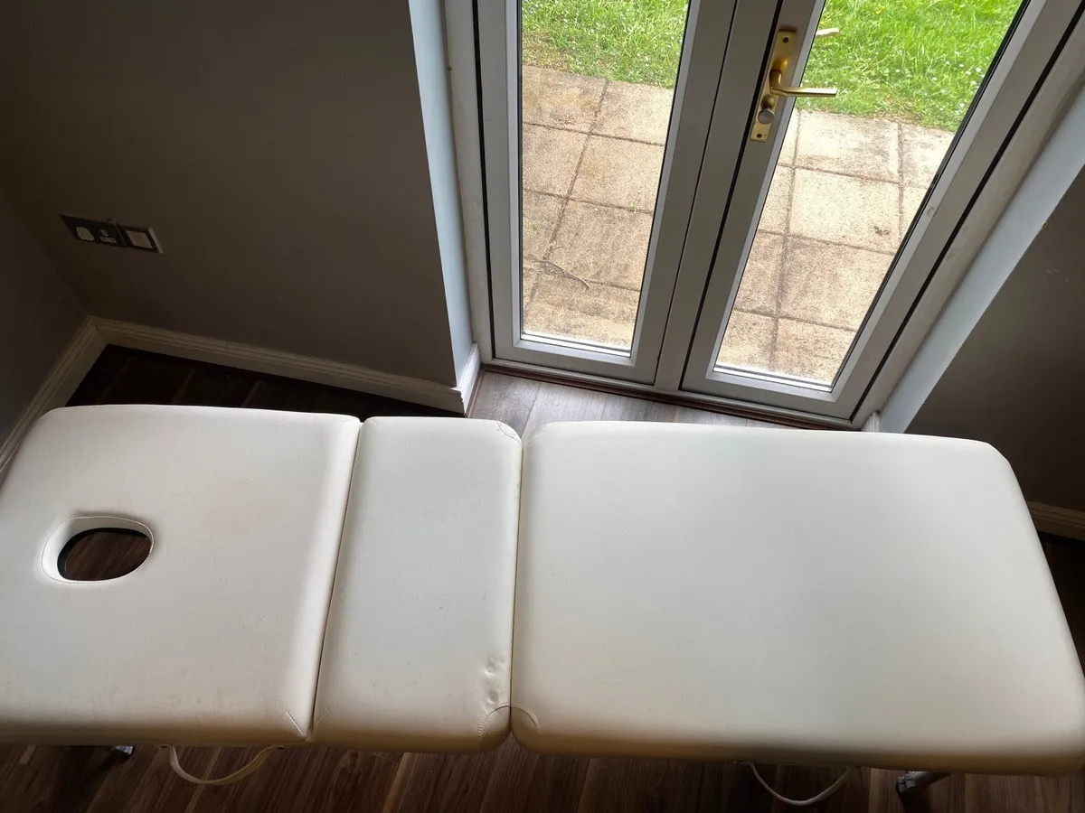 Massage table €60 - Image 2