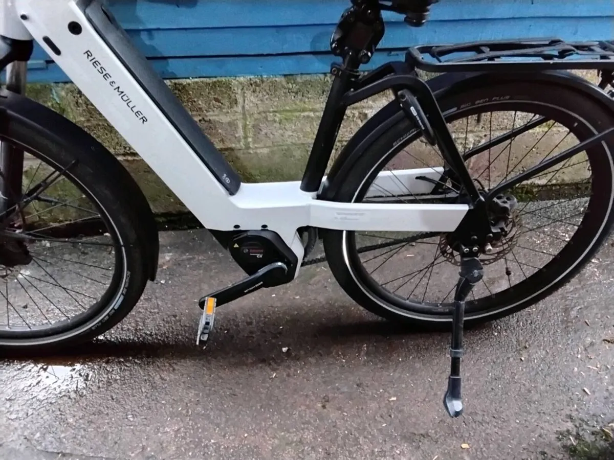 A reise  muller  nevo 3 electric bicycle - Image 4
