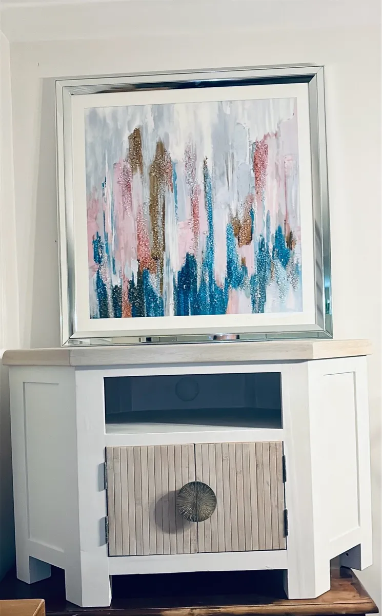Stunning Solid Oak Tv Stand - Image 1