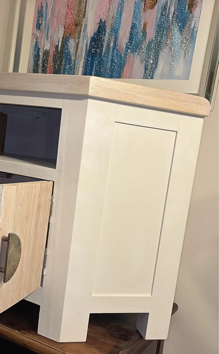 Stunning Solid Oak Tv Stand - Image 4