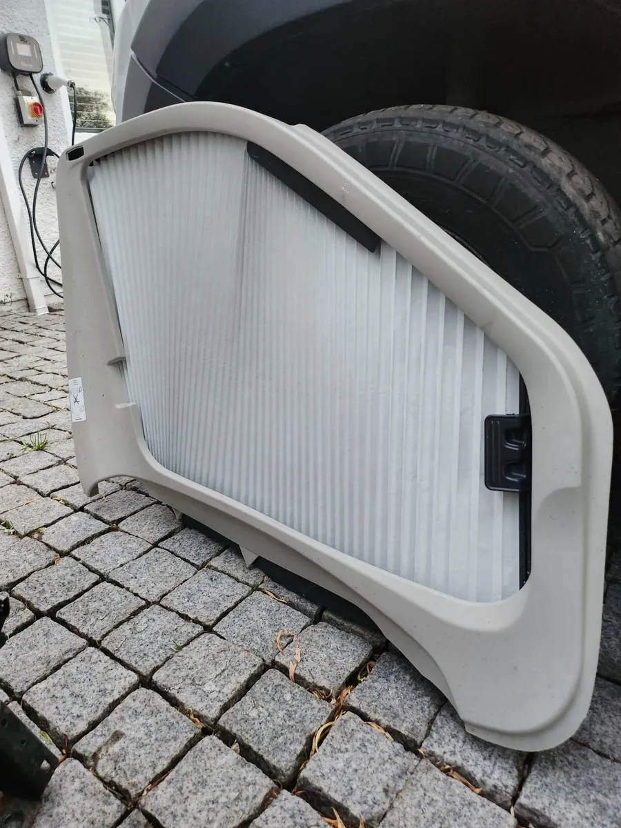 Peugot Boxer single seats and rotating base - Image 3