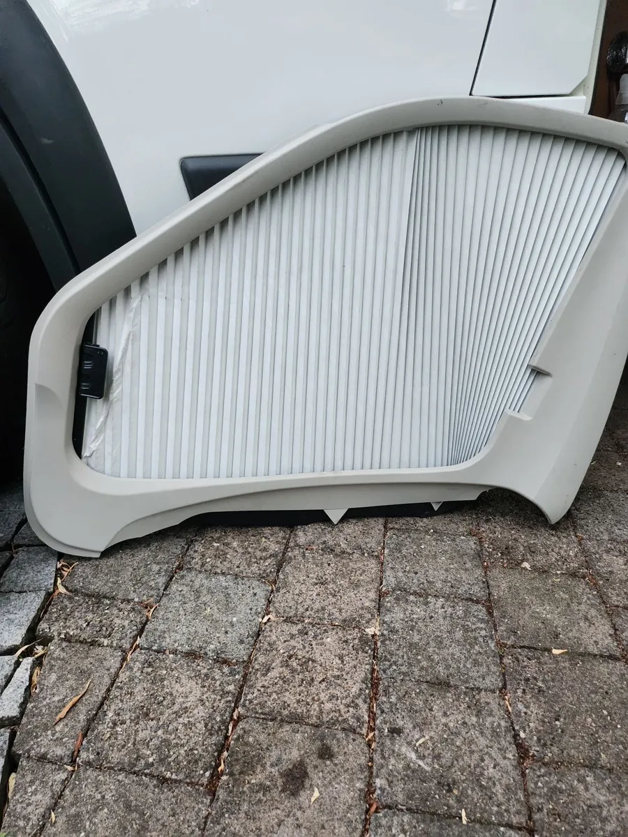 Peugot Boxer single seats and rotating base - Image 4