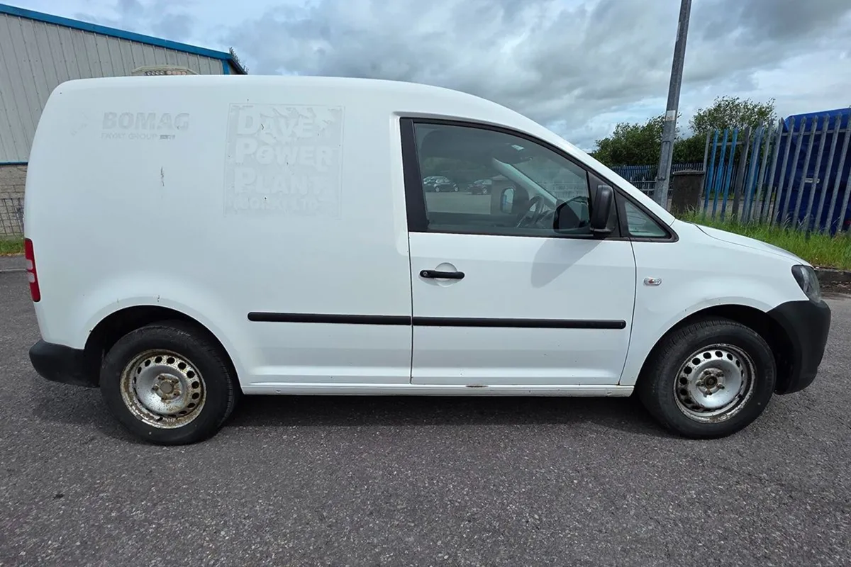 2012 Volkswagen Caddy 1.6 TDI Van - Image 2