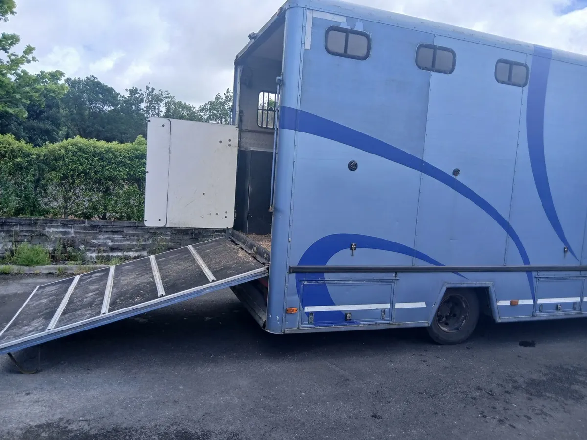 Horse truck - Image 3