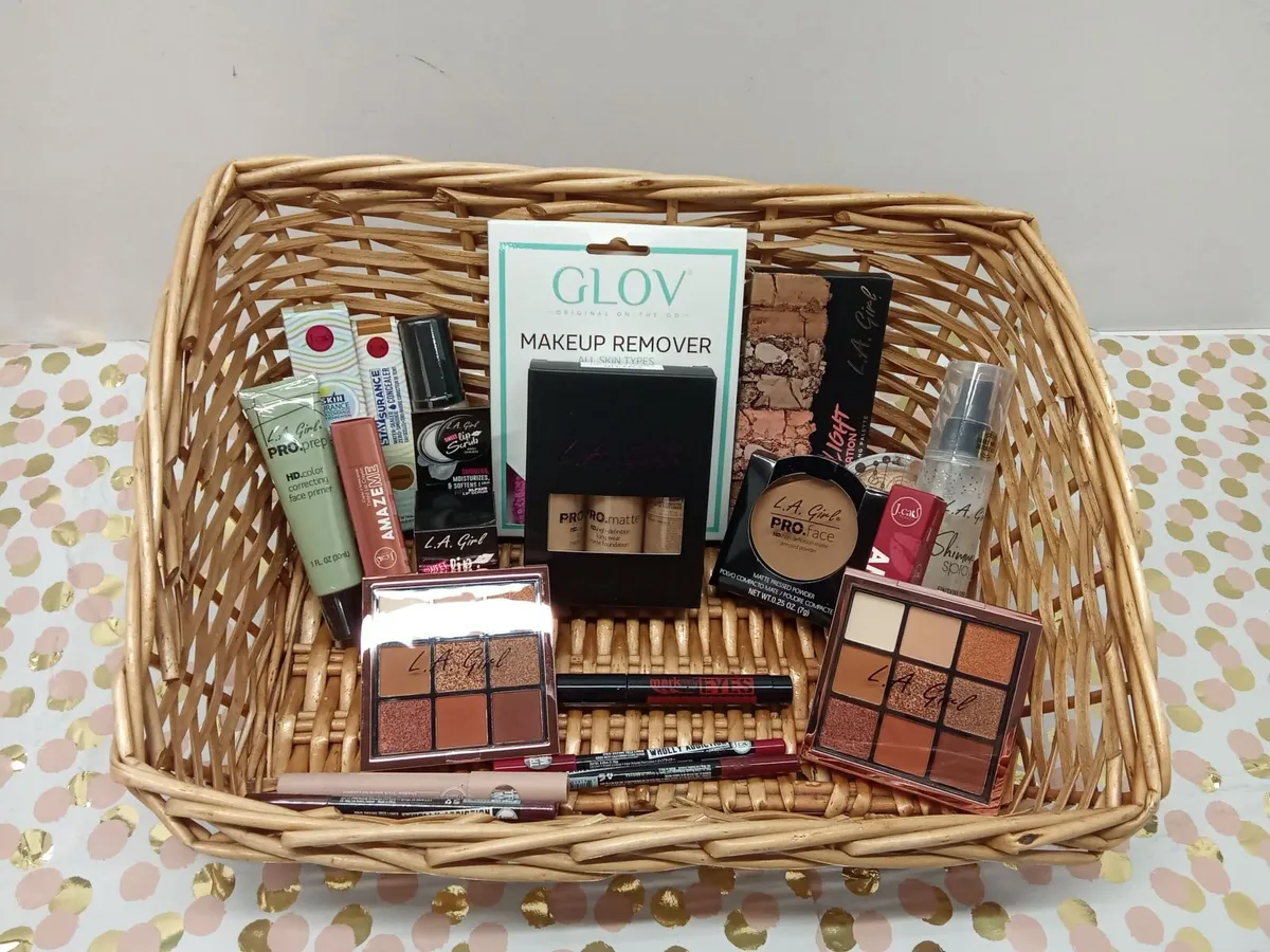 Online Cosmetics & Gloves Auction - Image 3