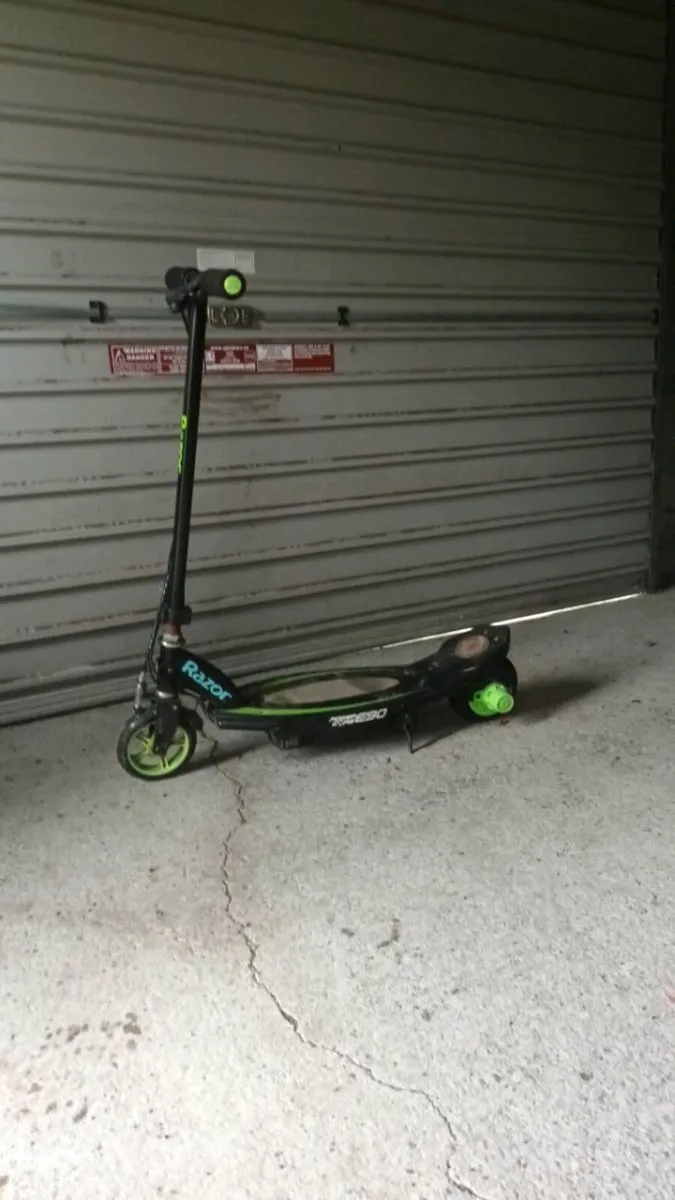 Razor e90 scooter - Image 1