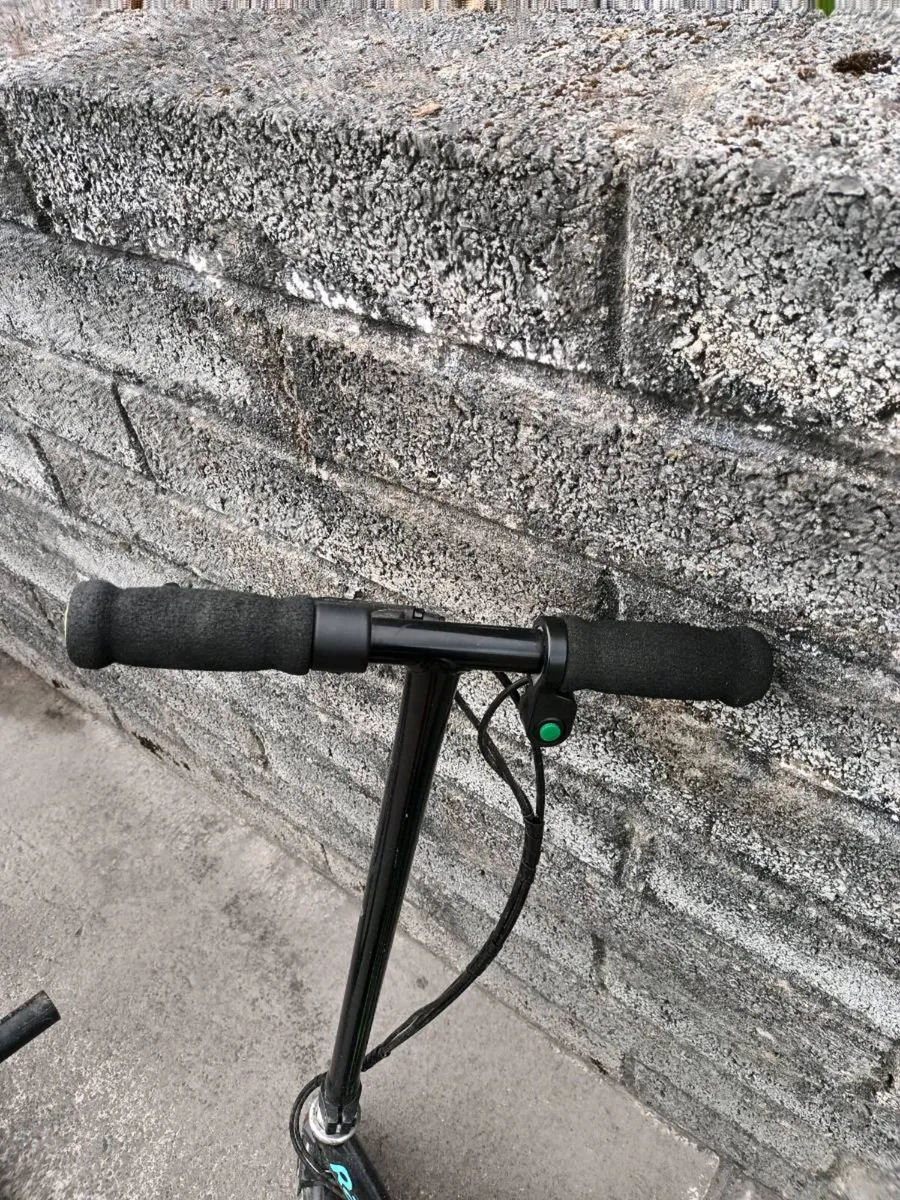 Razor e90 scooter - Image 4