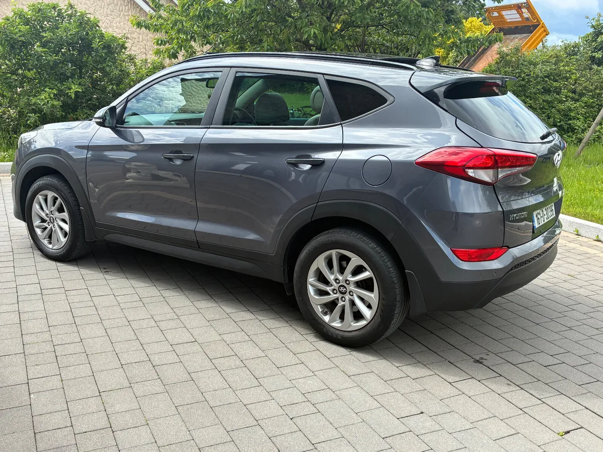 2016 Hyundai Tuscon premium - Image 4