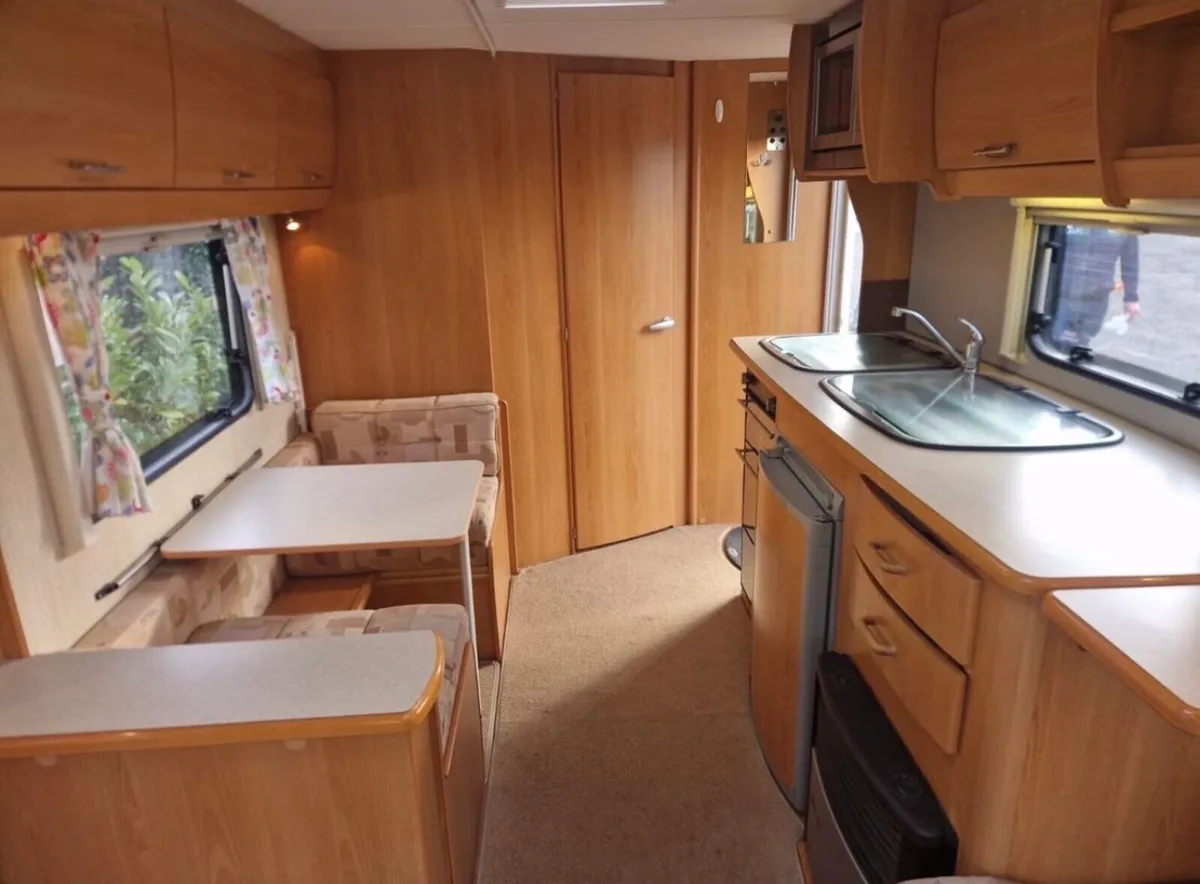 Caravan - Image 4