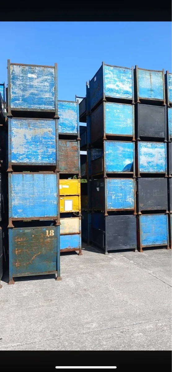 Steel pallet bins bargain €99