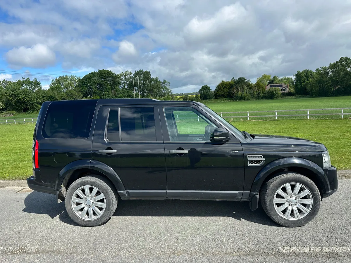 Land Rover Discovery 2016 3.0 DOE 11/26 - Image 3