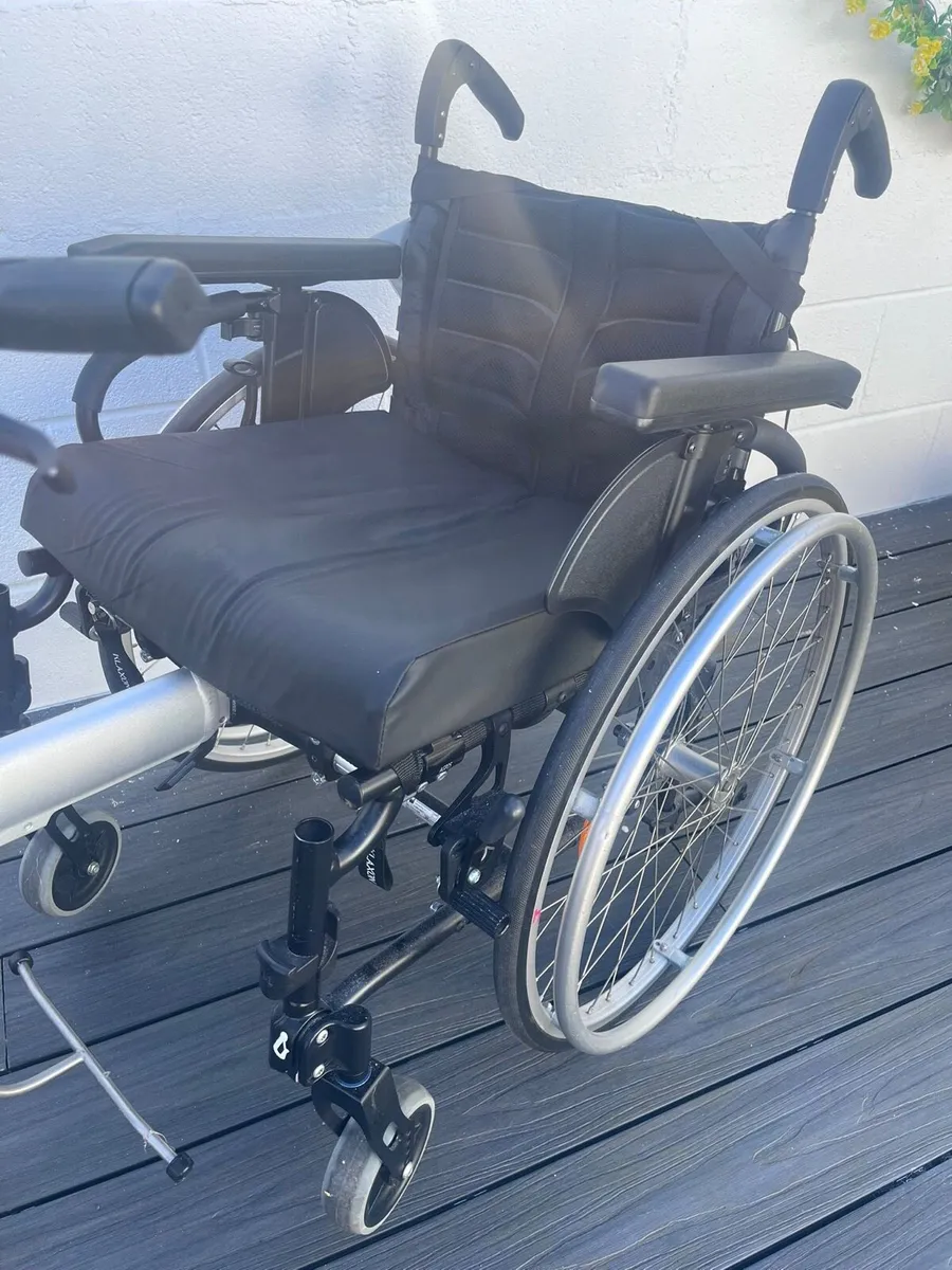 Klaxon Electric Wheelchair Handcycle - Image 4