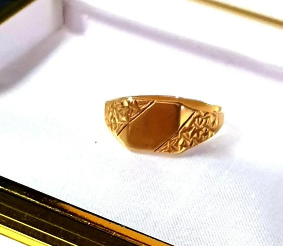 Vintage Gentlemans Signet Ring - Image 3