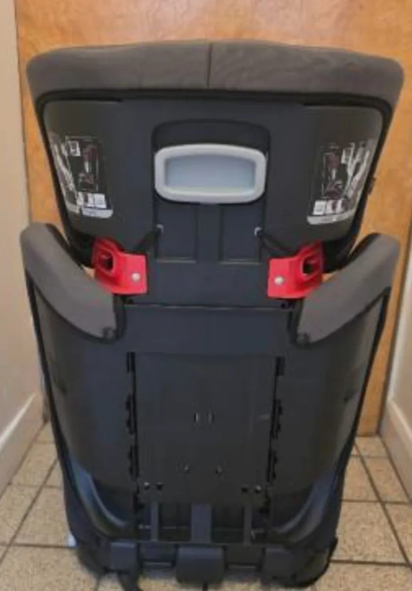 Joie booster car seat up to 12 years old - Image 4