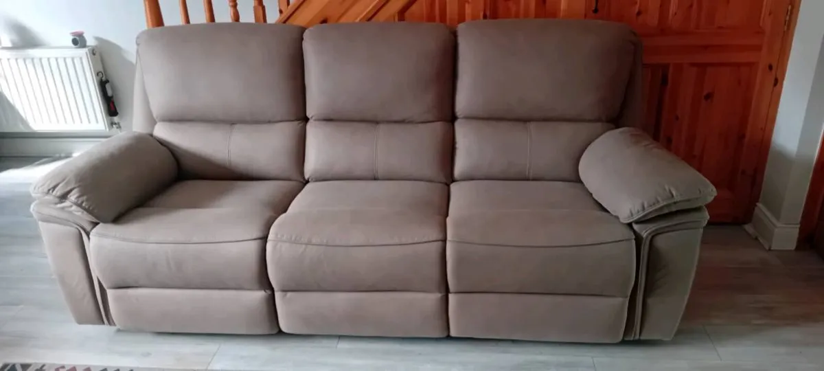 3 Seater Recliner Couch - Image 1