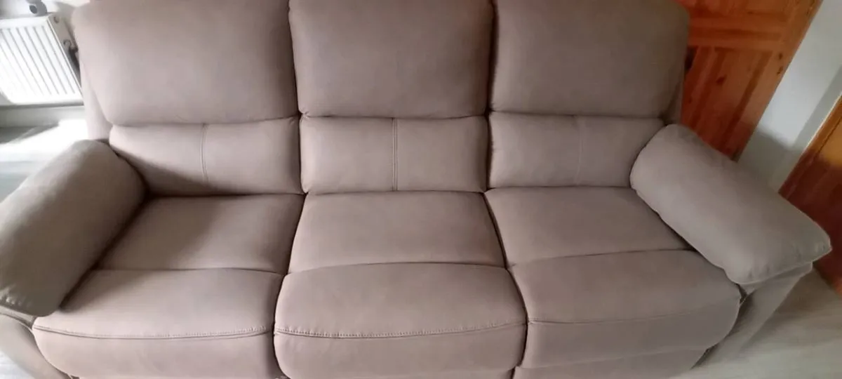 3 Seater Recliner Couch - Image 2
