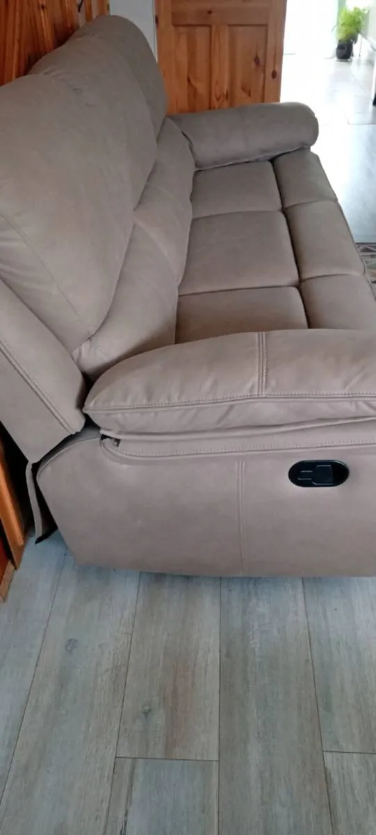 3 Seater Recliner Couch - Image 3