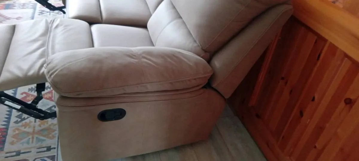 3 Seater Recliner Couch - Image 4