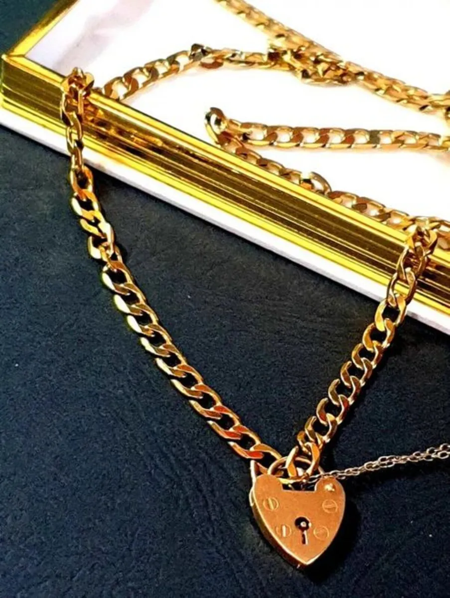 Vintage 9ct Gold 'Jailers Chain' - Image 1