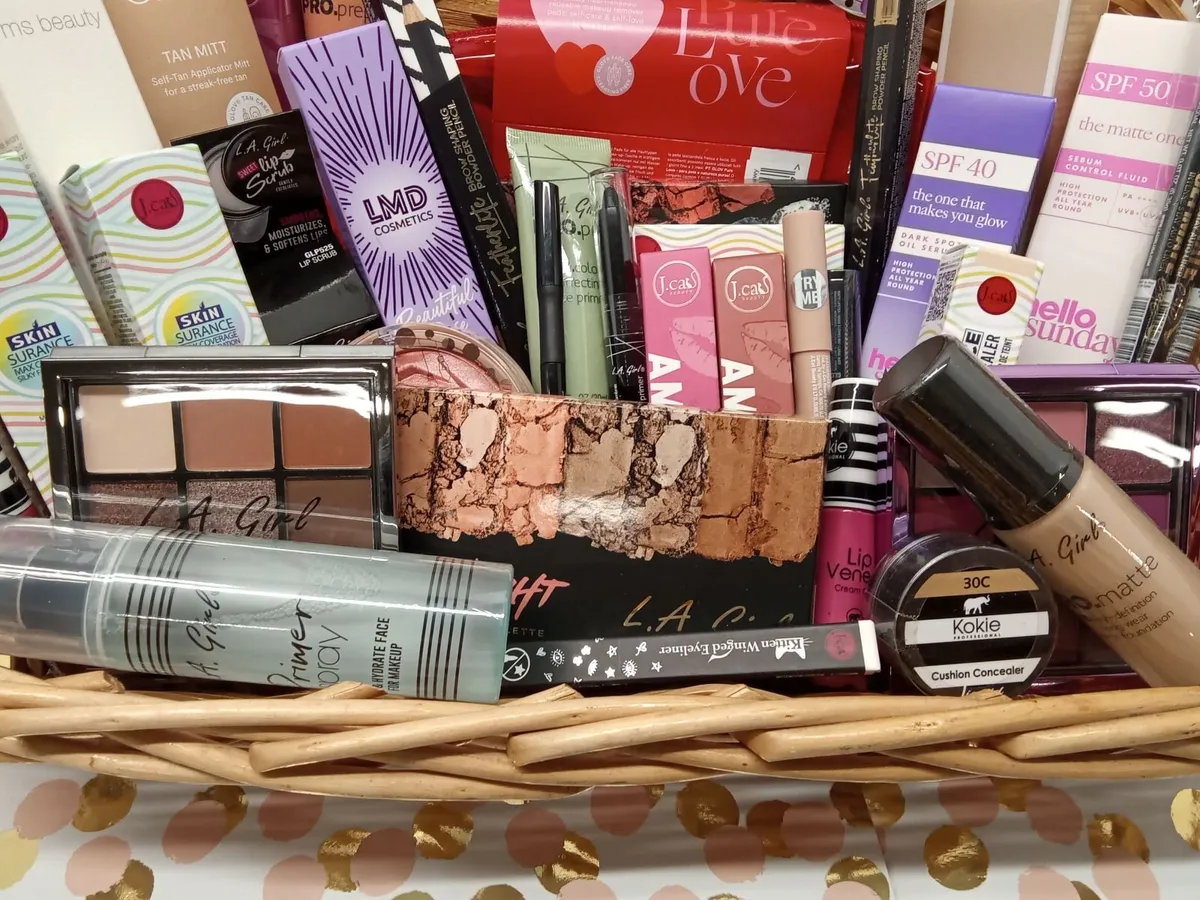 Online Cosmetics & Gloves Auction - Image 3