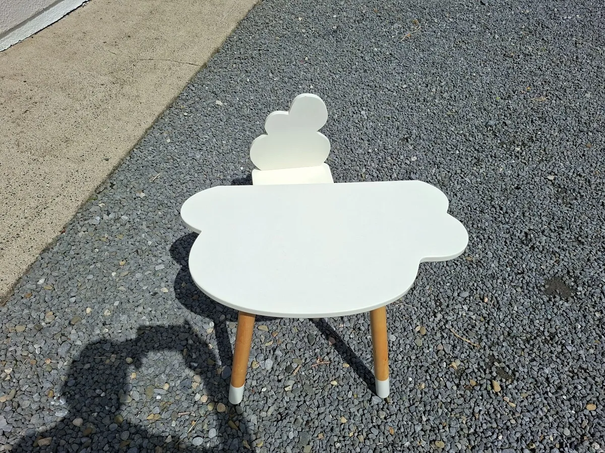 Childs table - Image 2
