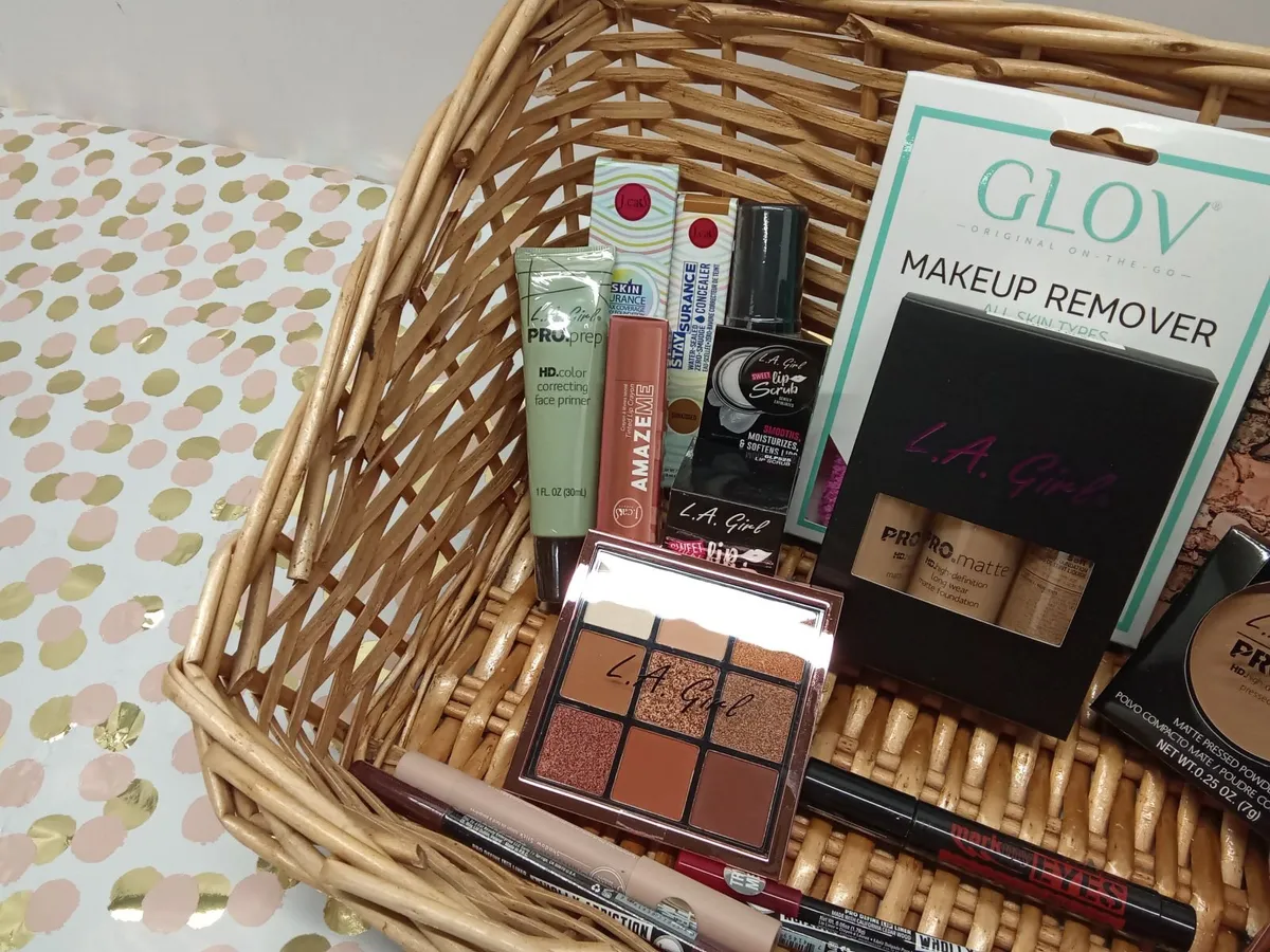 Online Cosmetics & Gloves Auction - Image 3