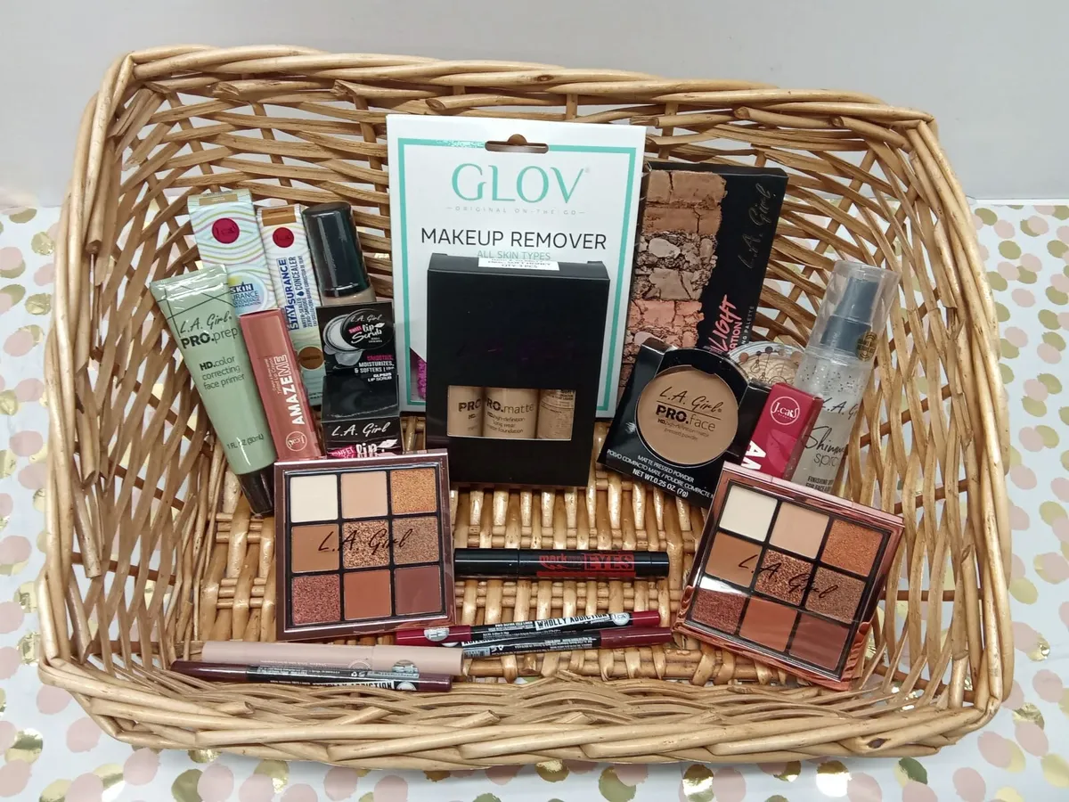 Online Cosmetics & Gloves Auction - Image 4
