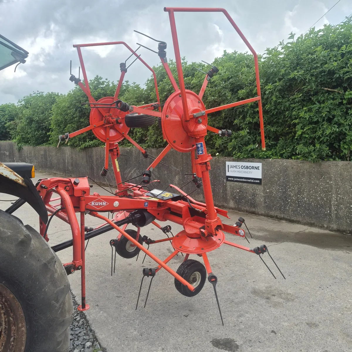 Kuhn GF502 Digidrive Tedder - Image 1