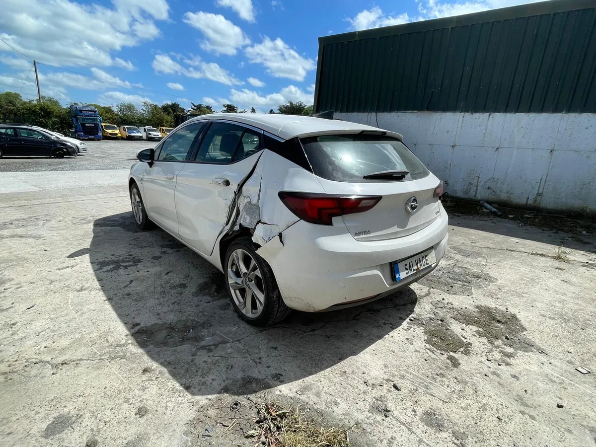 2016 Opel astra - Image 3