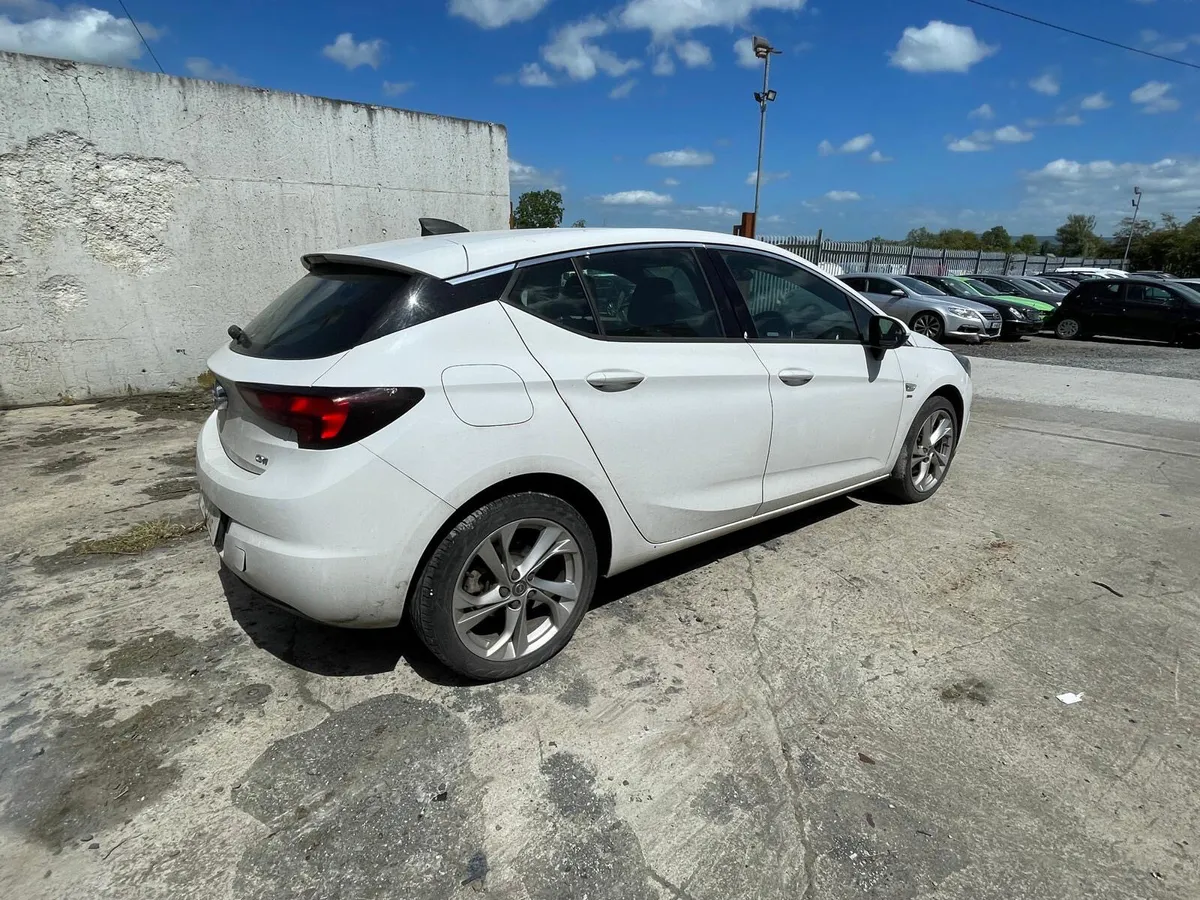 2016 Opel astra - Image 2