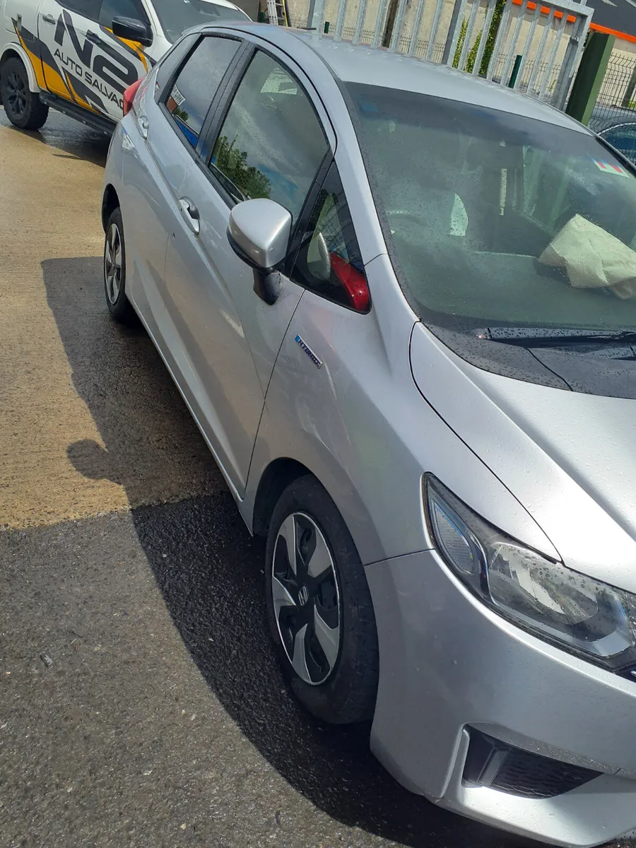 Honda Fit 2016, runs and drives €3950 - Image 2