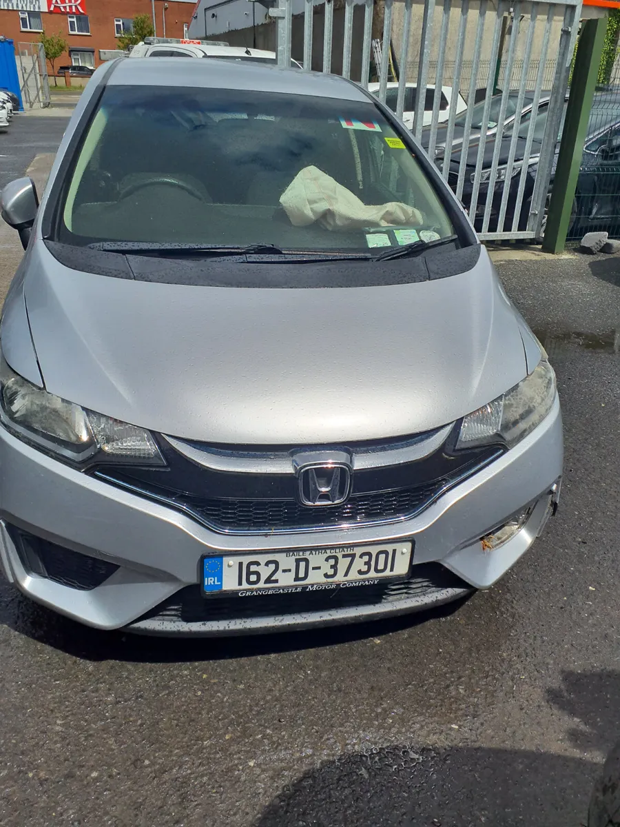 Honda Fit 2016, runs and drives €3950 - Image 1