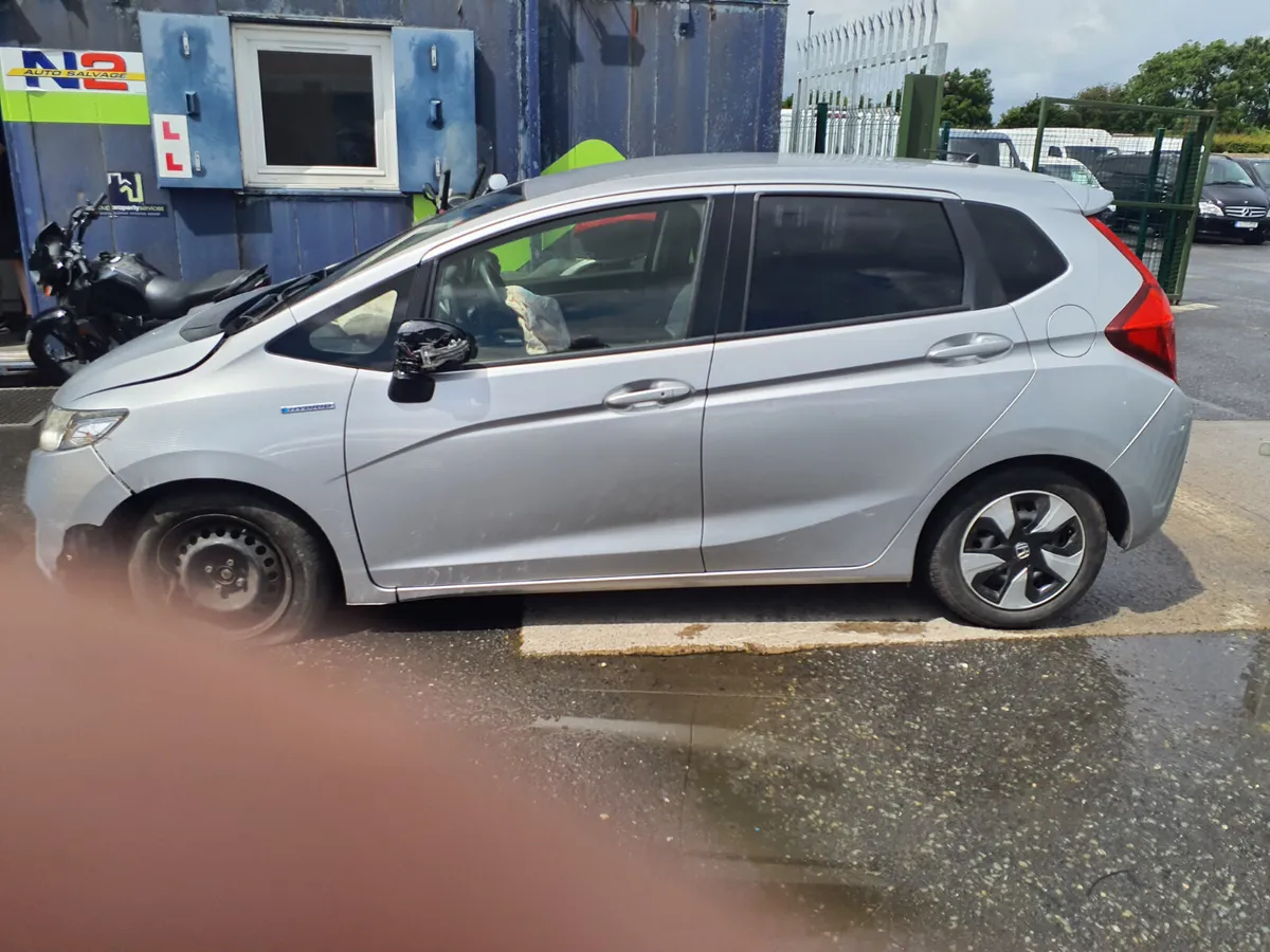 Honda Fit 2016, runs and drives €3950 - Image 4