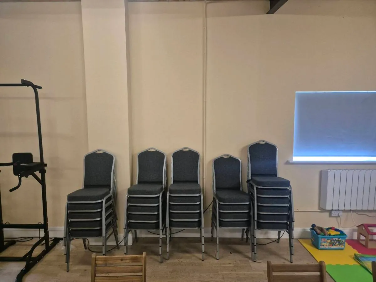 40 Banquet Chairs - Image 3