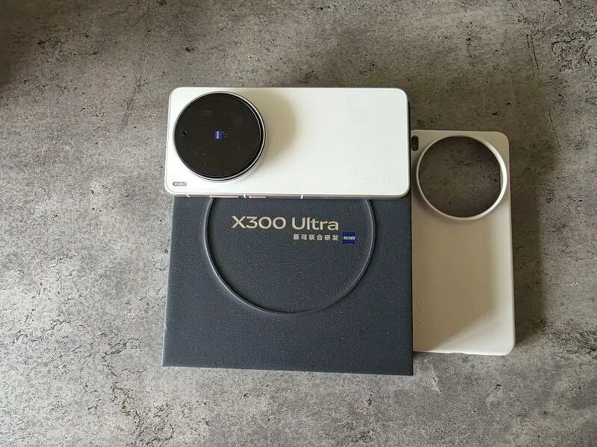Honor Magic V5 16/512gb Global / European Model 1 month old as new Trade-ins Welcome - Image 4