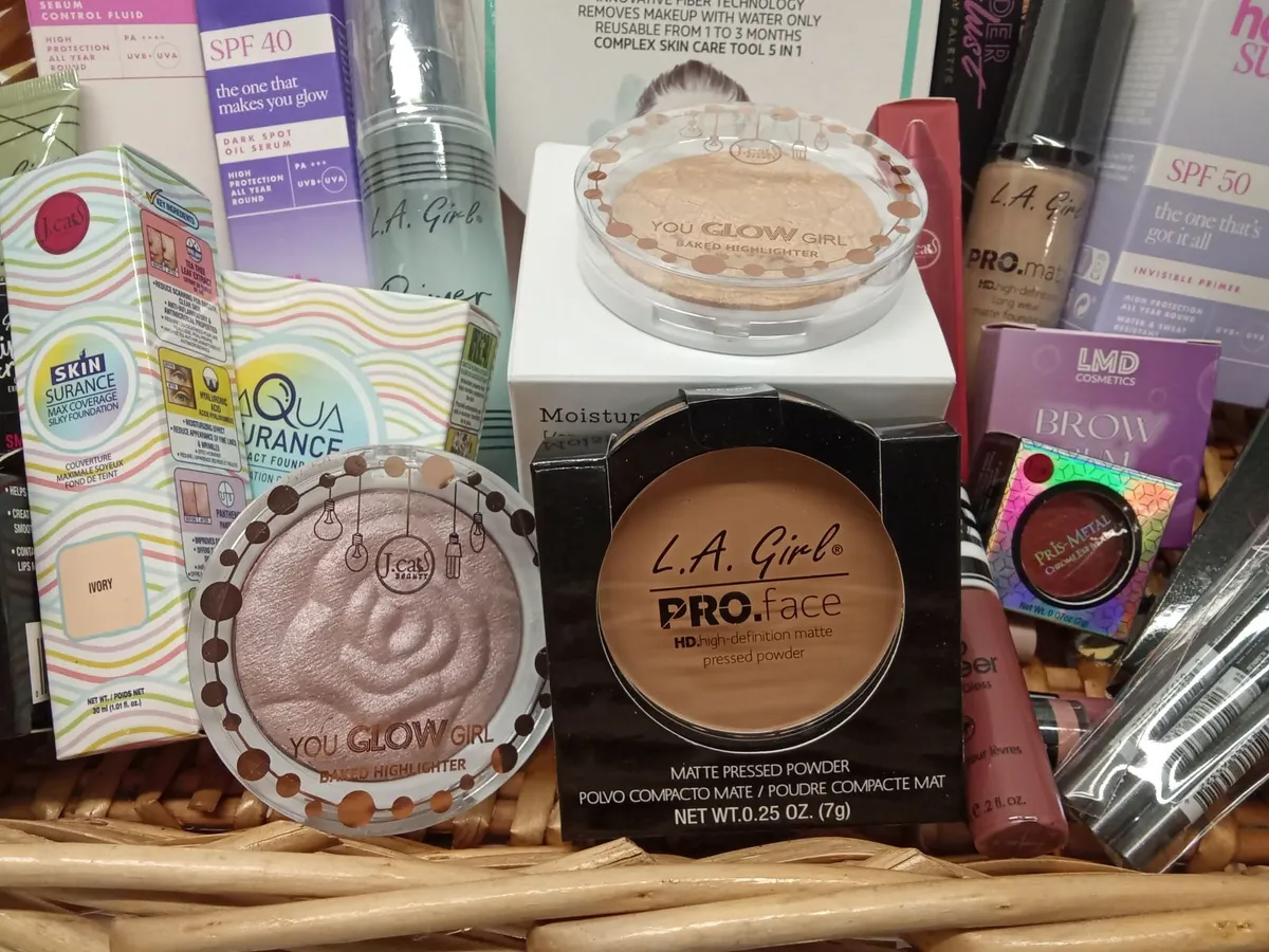 Online Cosmetics & Gloves Auction - Image 3